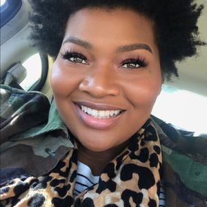 Meet your Posher, Karmyn